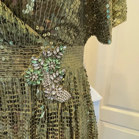 NWT Mac Duggal Sz 4 Green Sequined Butterfly Sleeve Wrap Over A Line Gown